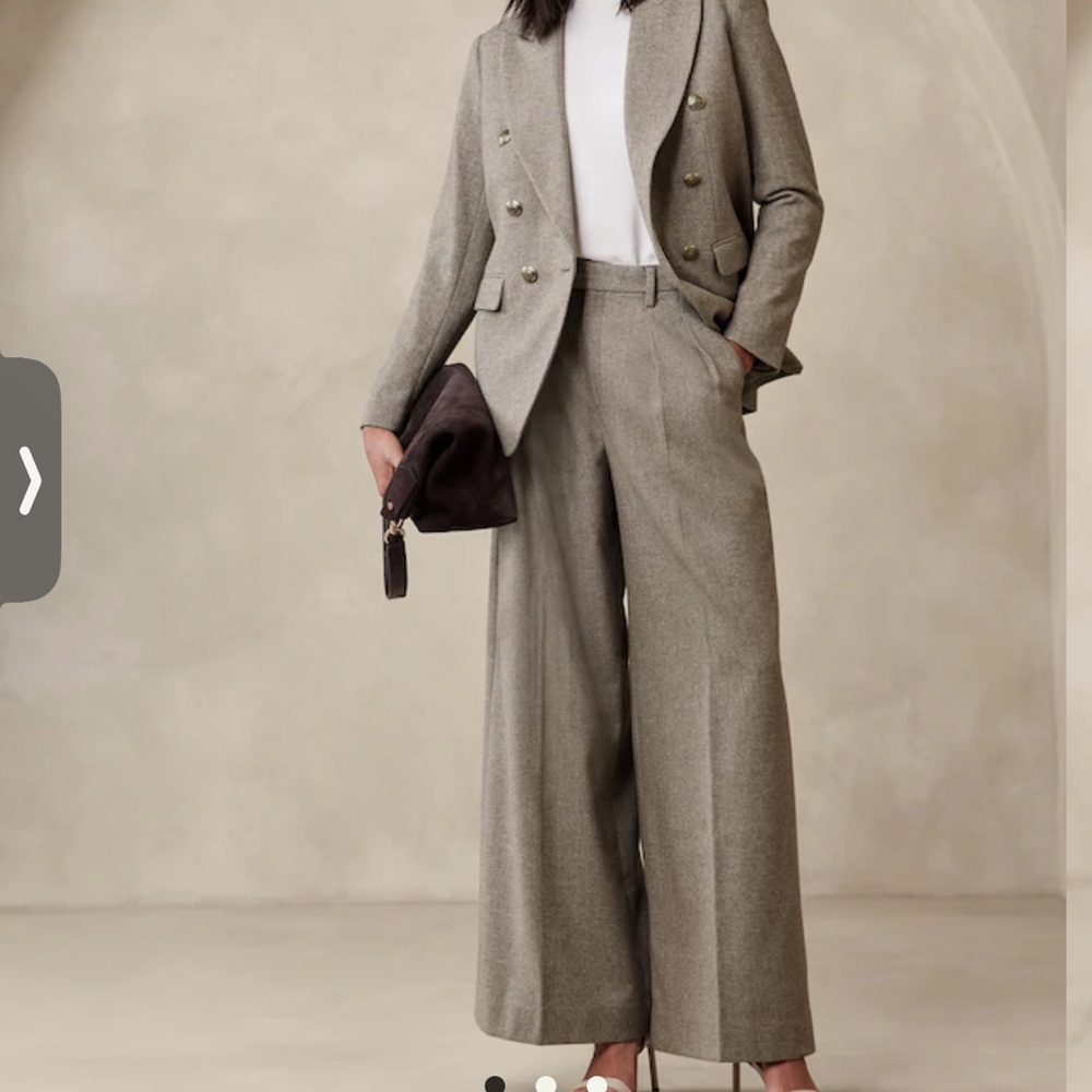 Banana Republic Herringbone Icon Exaggerated Wide Leg Trouser — size 10